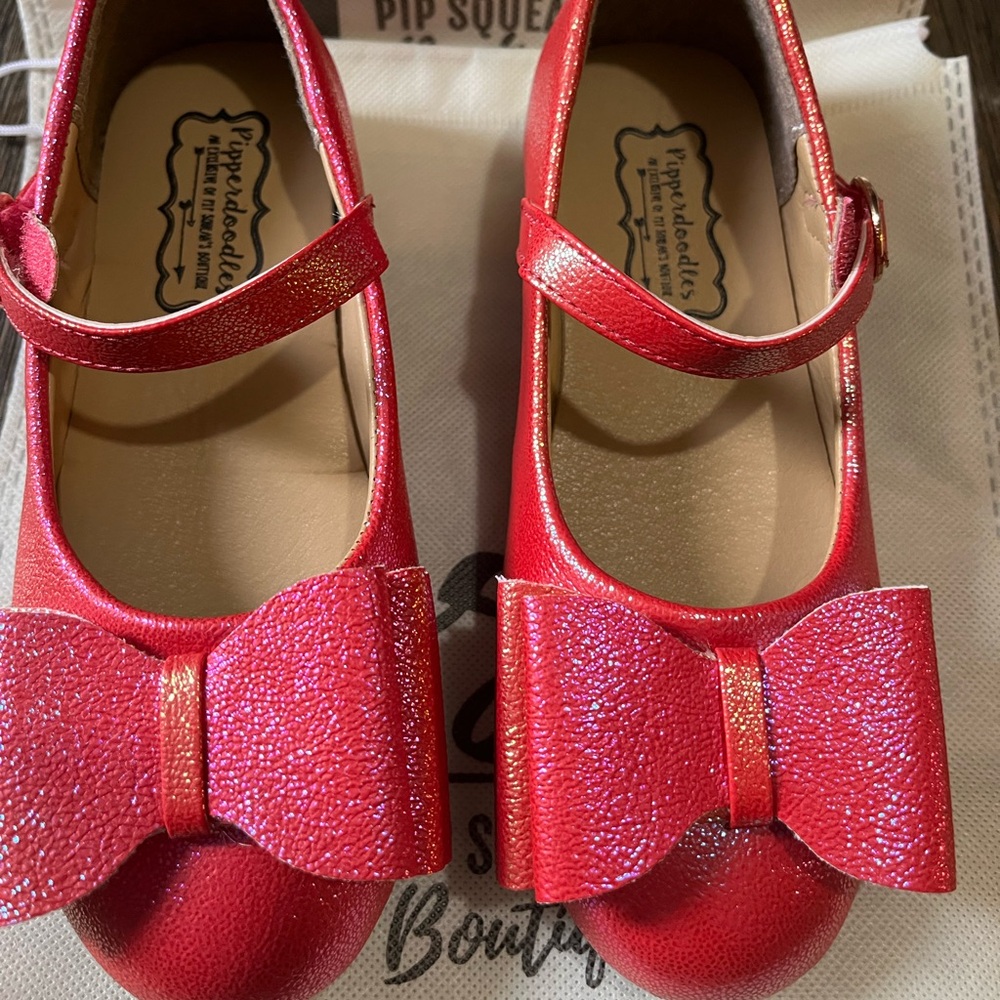 New pink shimmer size 3